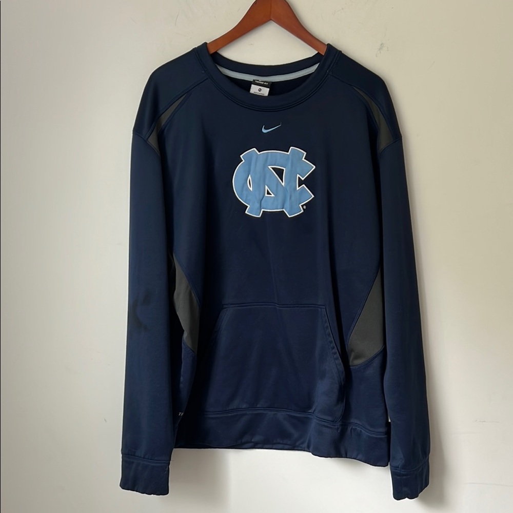 NIKE University North Carolina Men's Long Sleeve Therma Fit Sweatshirt XL 🔴